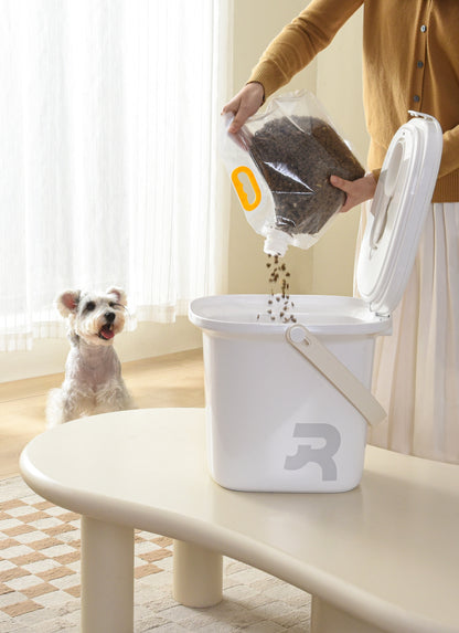 Pet Smart Food Storage Container